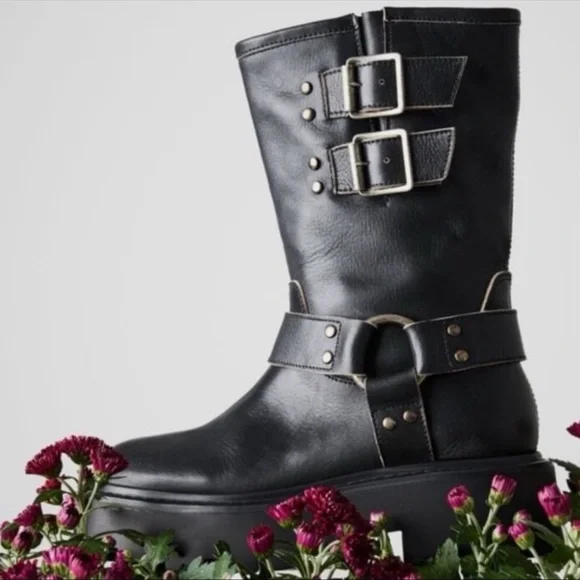 Steve Madden Reika Black Leather Buckle Hardware Motorcycle Combat Boots Goth - Picture 4 of 8